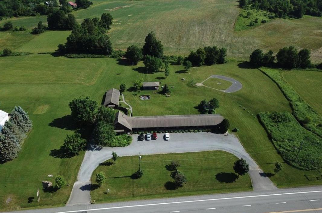 The Meadowlark Inn East Springfield Kültér fotó
